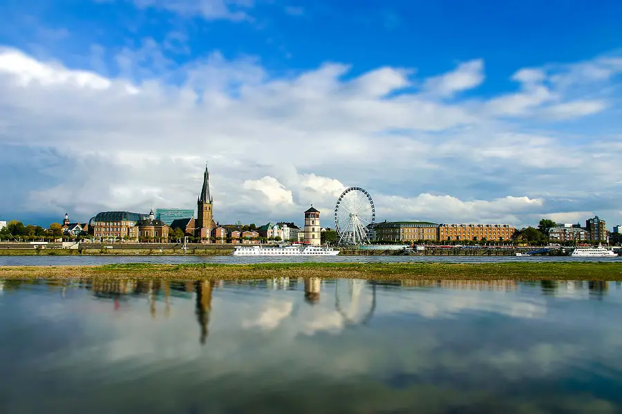 Rheinuferpromenade Düsseldorf Aktivitäten