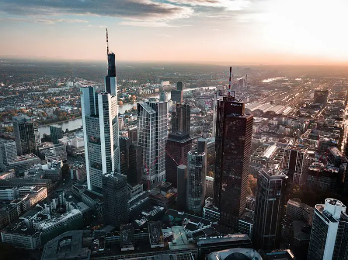 Skyline Frankfurt mit Hauptturm