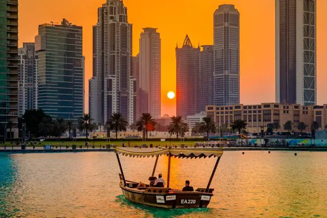 UAE Dubai Marina im Sonnenuntergang