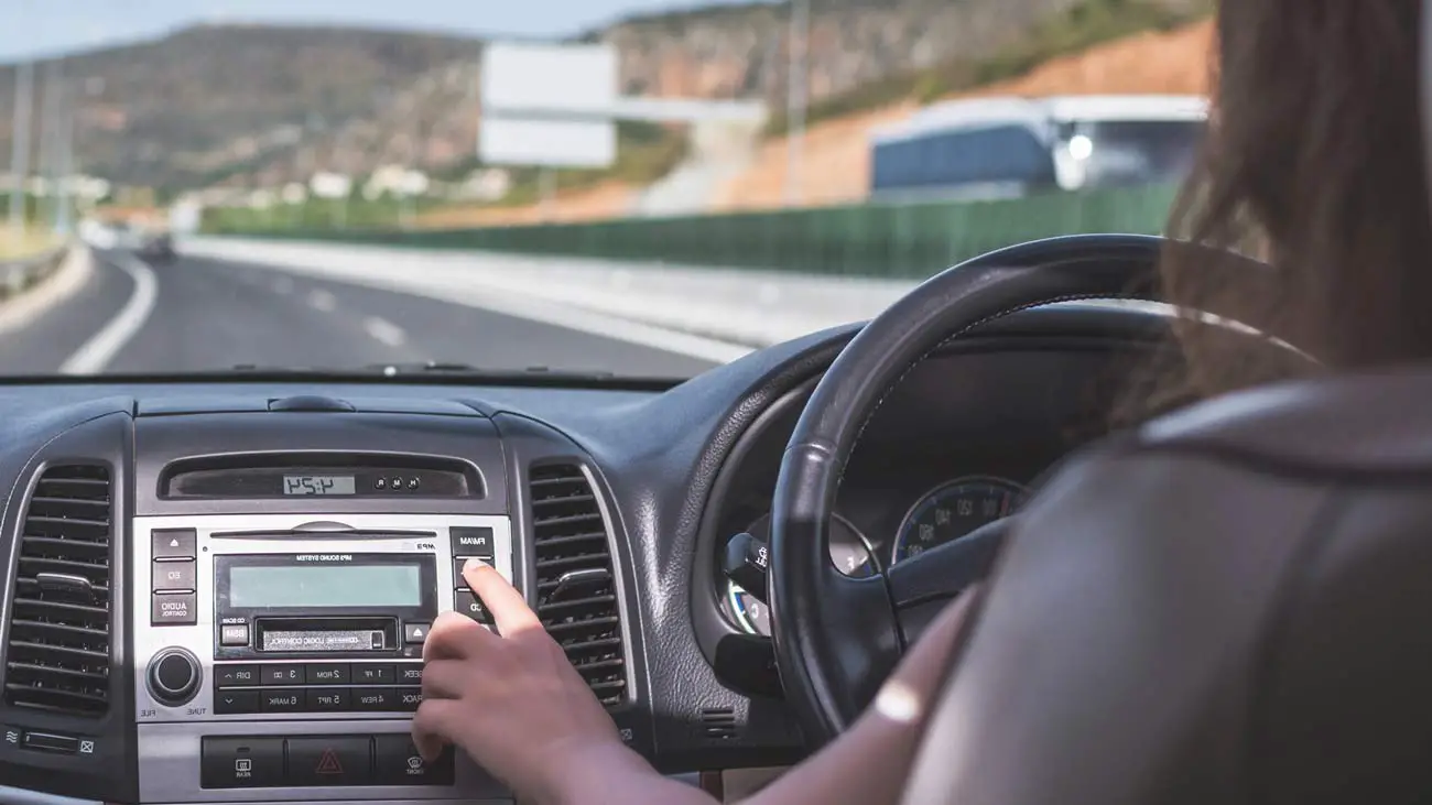 Autobahn auf Zypern mit Mietwagen